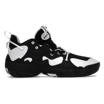 Basketball shoe